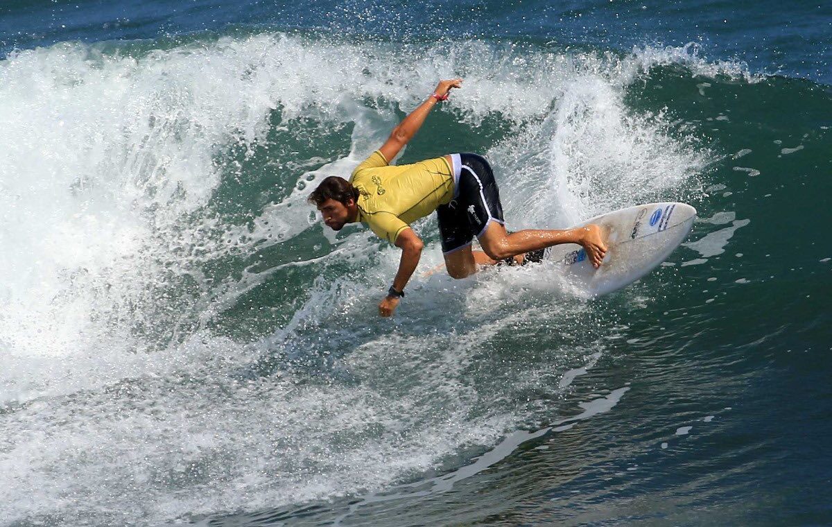 Surfistas salvadoreños con paso firme en el ISA World Surfing Games 2021