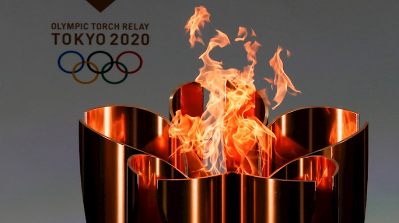 Relevo de antorcha olímpica parcialmente a puerta cerrada en Tokio
