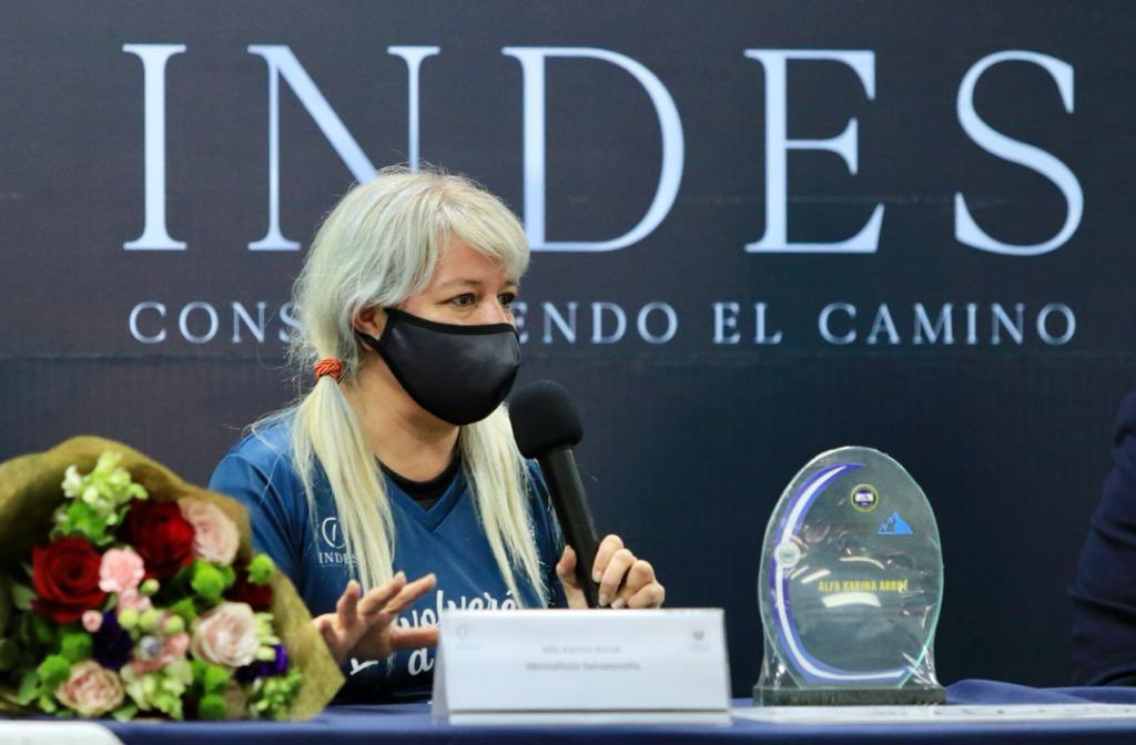 Alfa Karina Arrué desmiente falta de apoyo de INDES