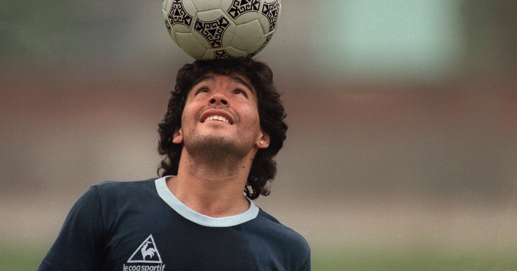 Nápoles homenajea a su ídolo Diego Maradona