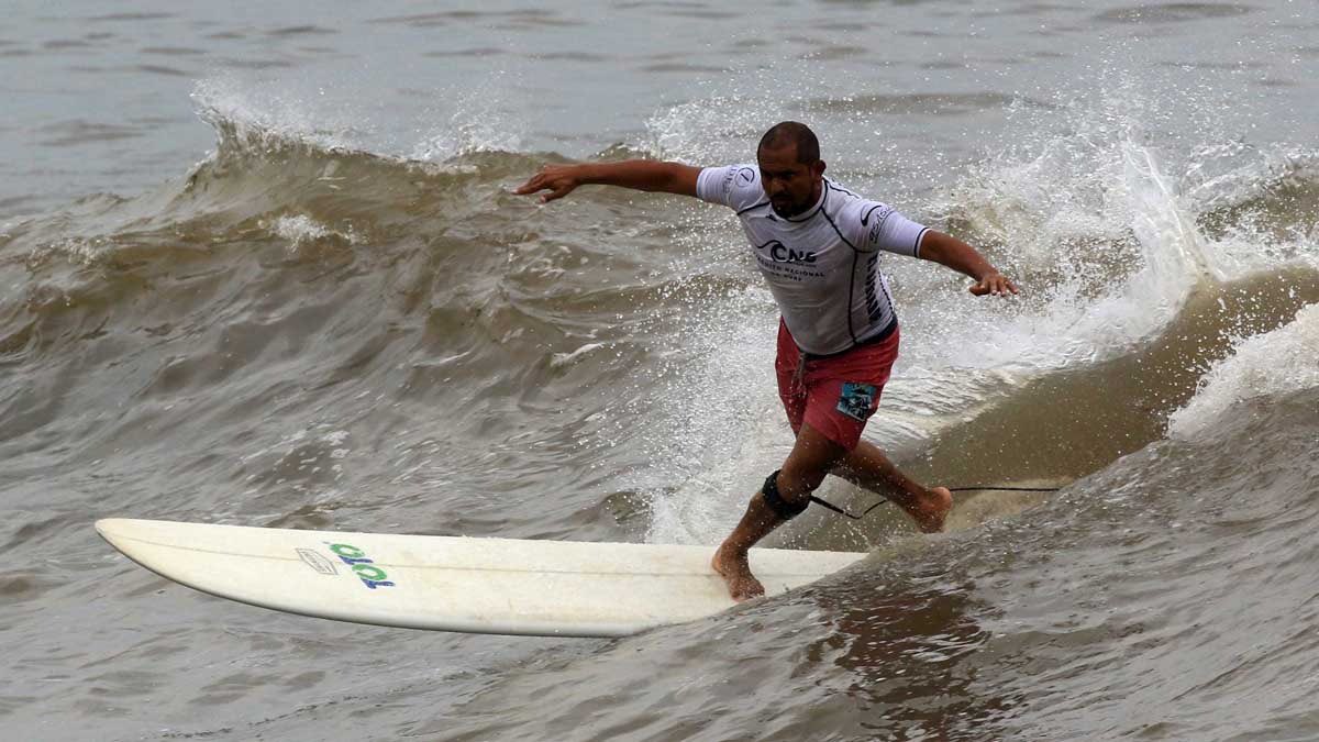 Surfers salvadoreños con excelente cosecha en el Latin American Surf Fest