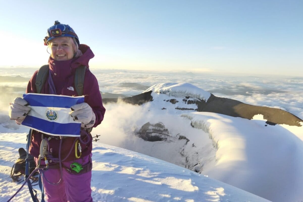 Alfa Karina Arrué continúa su preparación para la conquista del Everest en 2022