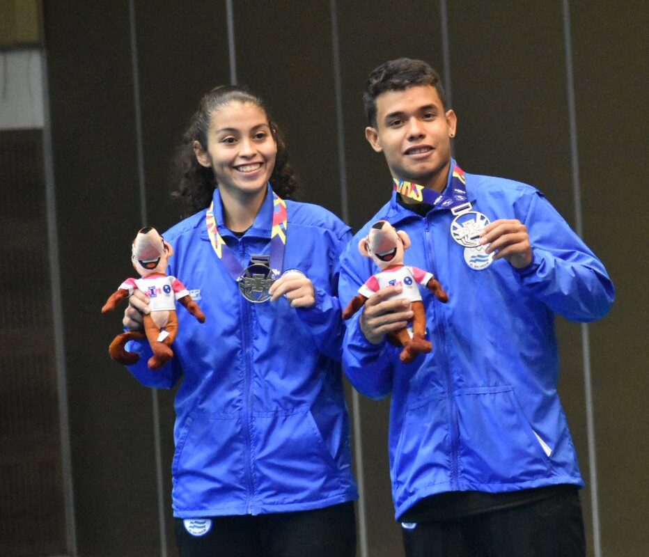 El Salvador gana plata en bádminton en los Juegos Panamericanos
