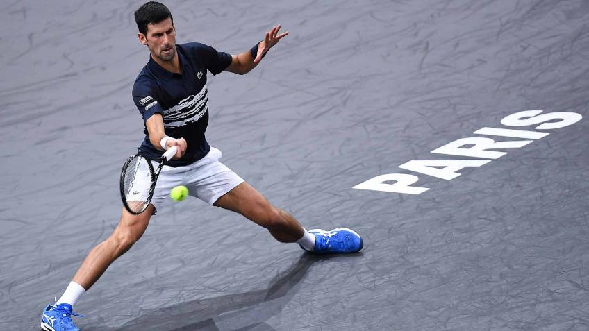 Djokovic avanza a los cuartos del Masters 1000 de París