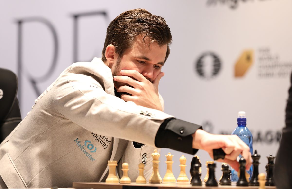 Magnus Carlsen conserva el título de campeón mundial de ajedrez