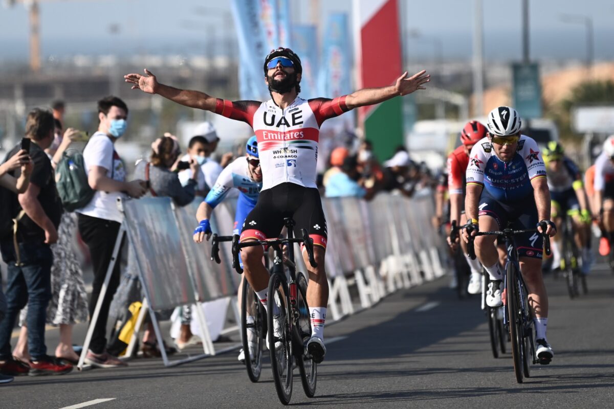 Colombiano Fernando Gaviria gana a Cavendish la primera etapa de la Vuelta a Omán