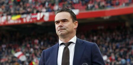 Marc Overmars fuera del Ajax por enviar mensajes «inapropiados» a mujeres￼