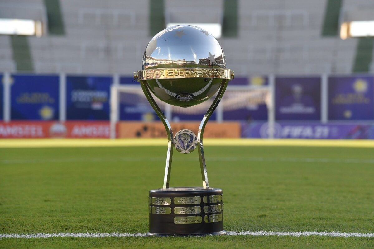 La Copa Sudamericana inicia su 21.° edición￼
