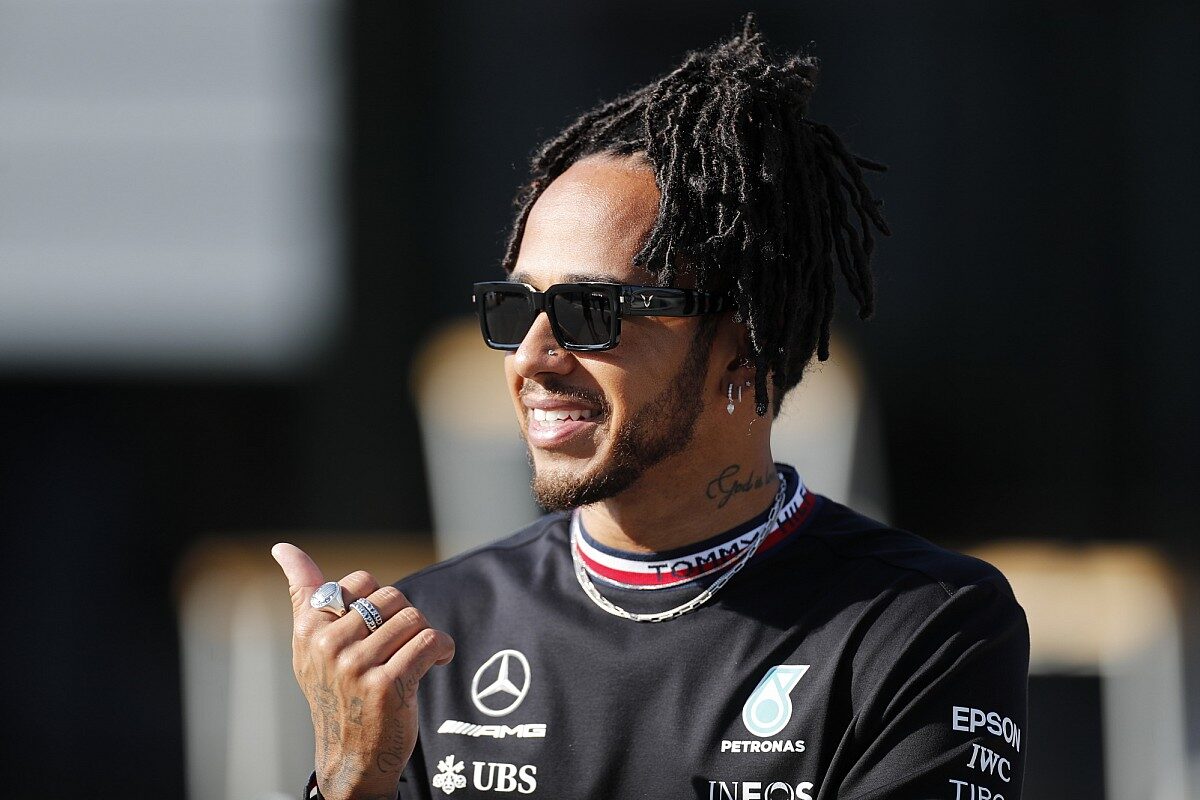 Hamilton añadirá el apellido de su madre a su nombre￼