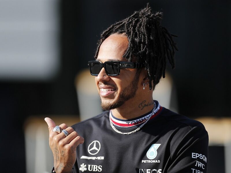 Hamilton añadirá el apellido de su madre a su nombre￼