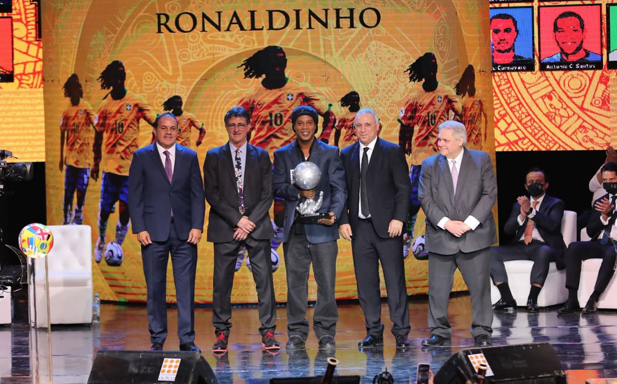 Ronaldinho, Roberto Carlos, Raúl y Cannavaro ingresan al Salón de la Fama￼