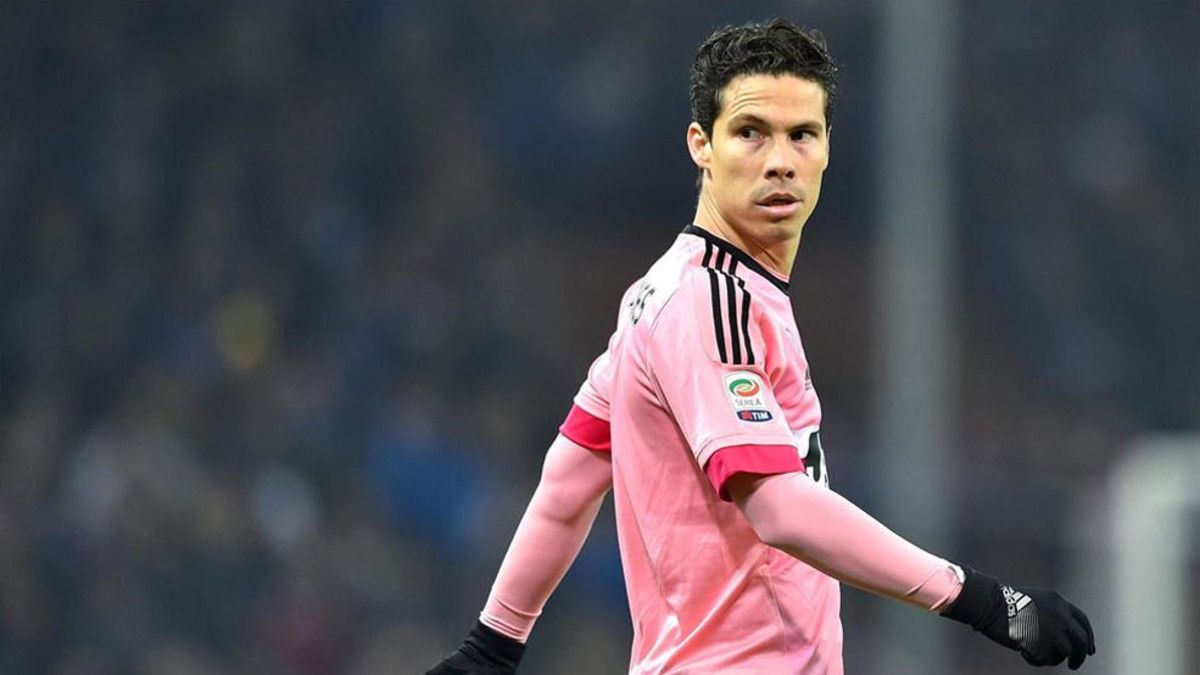 Brasileño Hernanes se retiró del fútbol