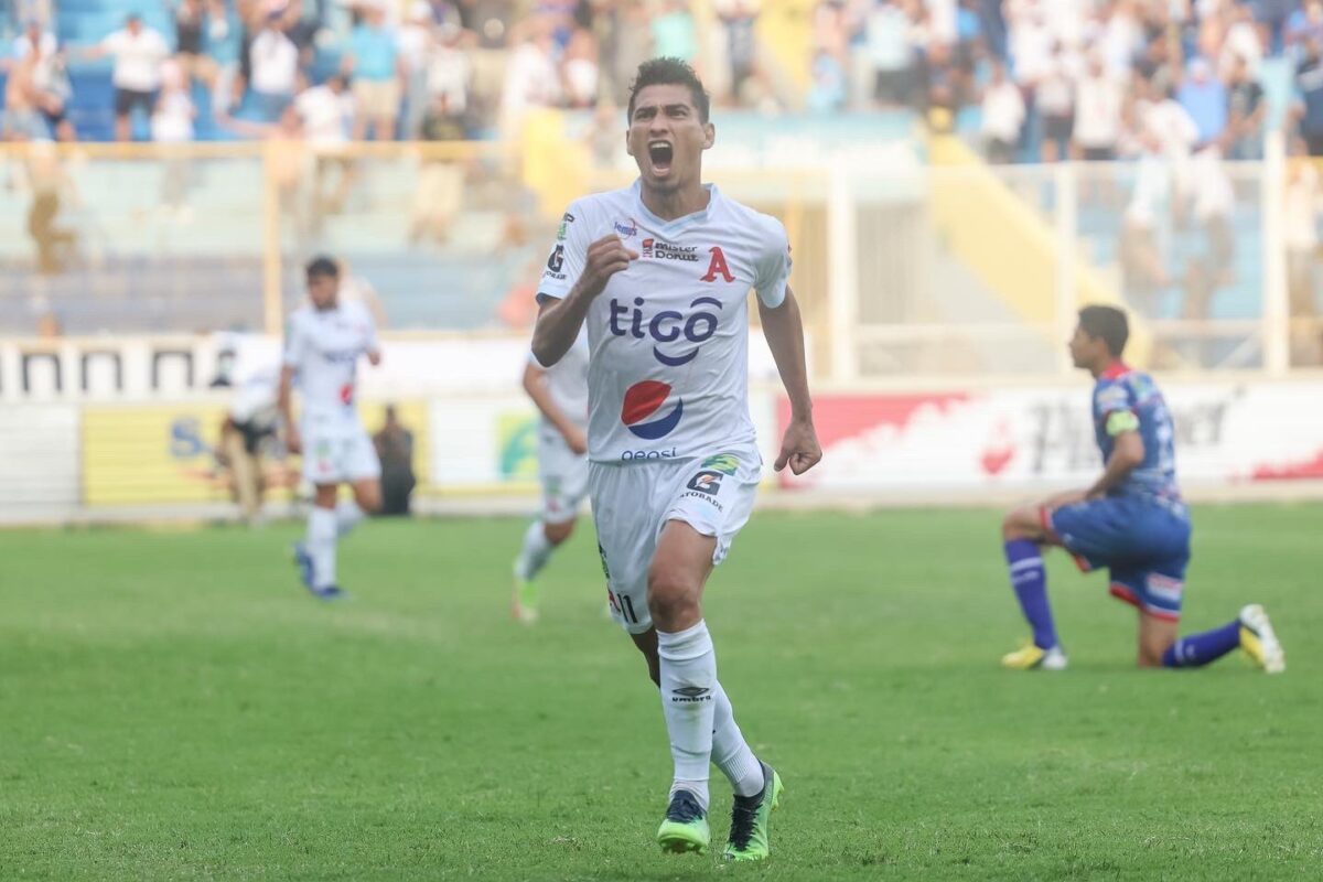 Listas las semifinales de fútbol salvadoreño￼