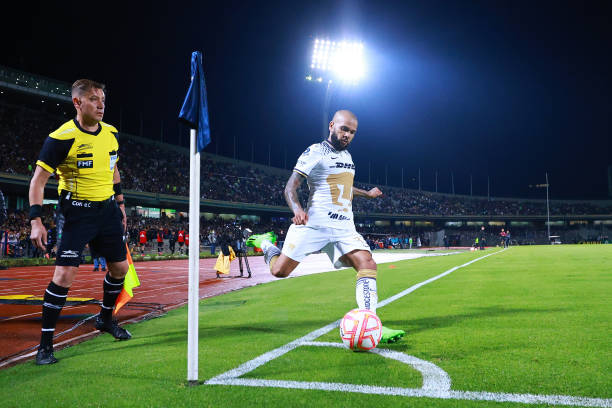 Dani Alves hizo una fiesta de su debut en el fútbol mexicano￼