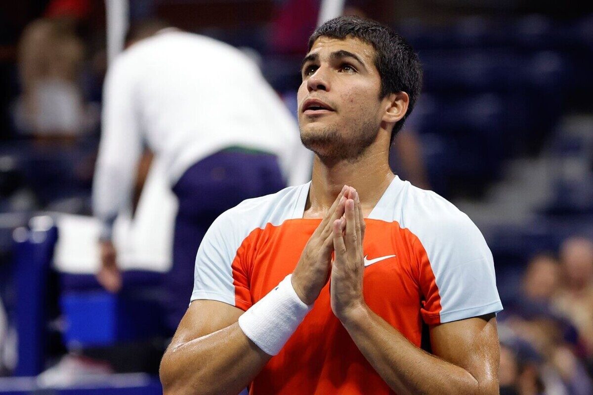 Alcaraz se impuso en un duelo de época a Sinner y llegó a su primera semifinal del US Open