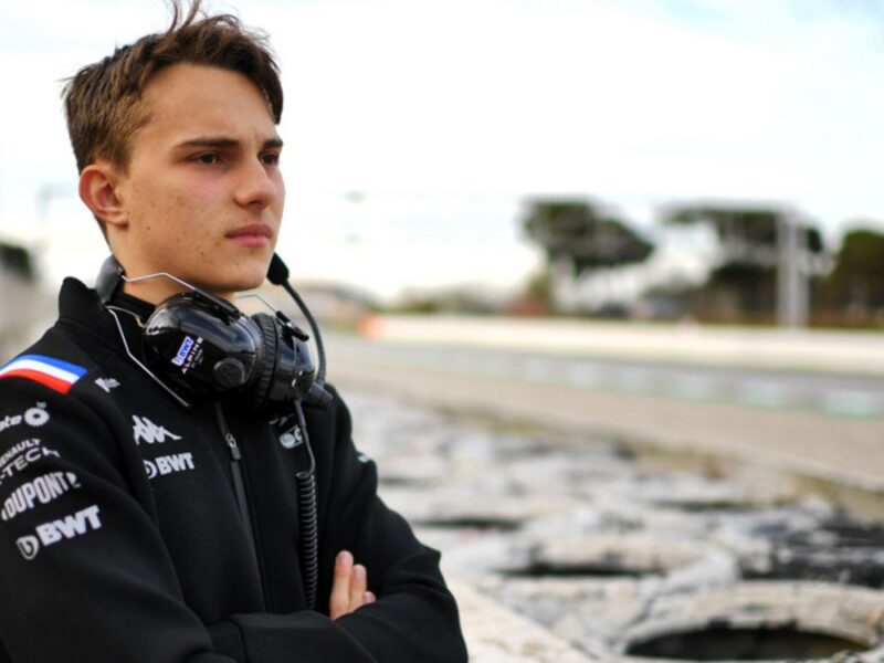 Oscar Piastri pilotará para McLaren