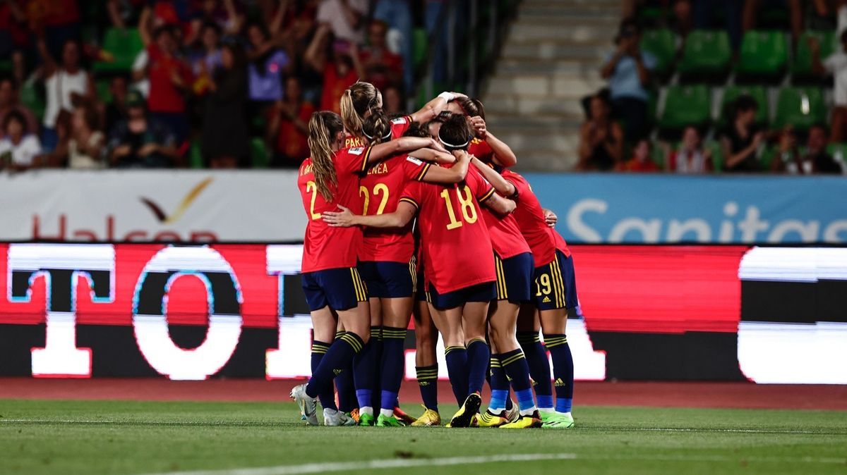 Renuncia masiva de jugadoras españolas a la selección de fútbol￼