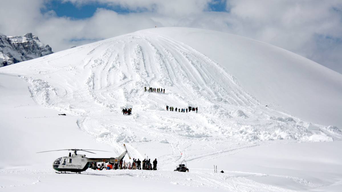 Intensifican búsqueda de alpinistas desaparecidos en el Himalaya￼