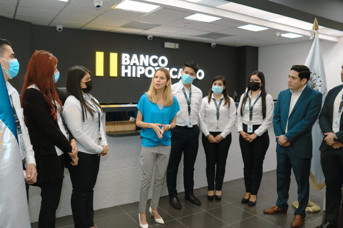 Banco Hipotecario inauguró nueva sucursal en San Salvador