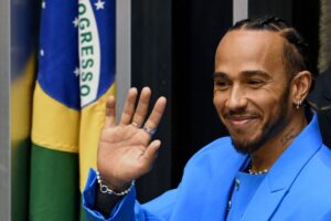 Hamilton por un récord y duelo por el subcampeonato en Brasil