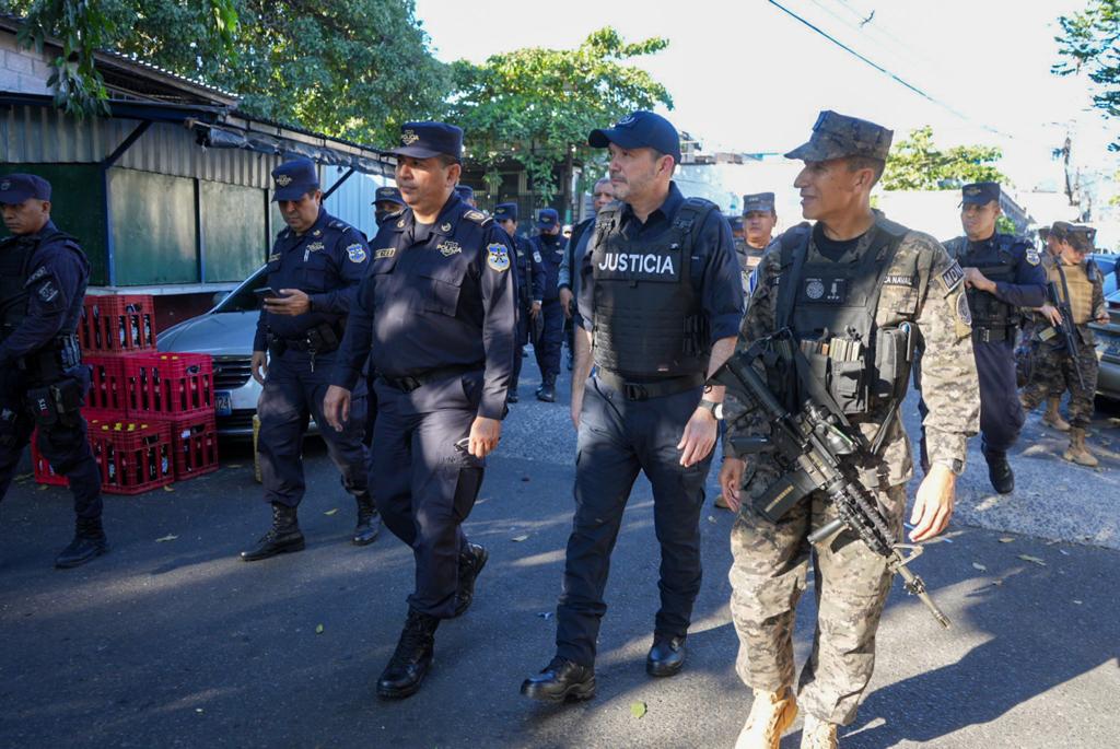 Más de 40 capturas en primeras horas del cerco en la Tutunichapa