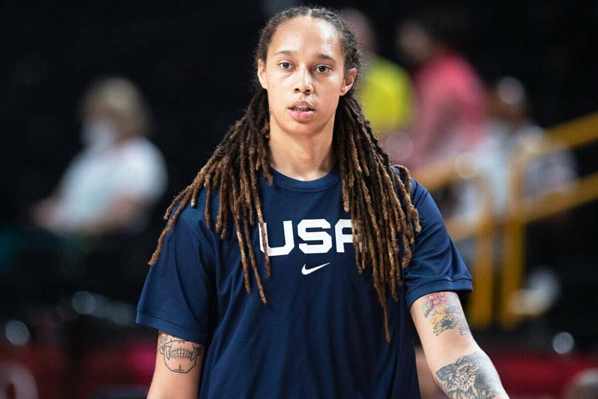 Brittney Griner llega a EEUU tras canje de prisioneros con Rusia