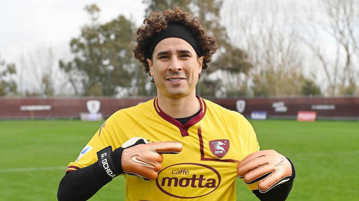 Memo Ochoa firma con Salernitana de la Serie A