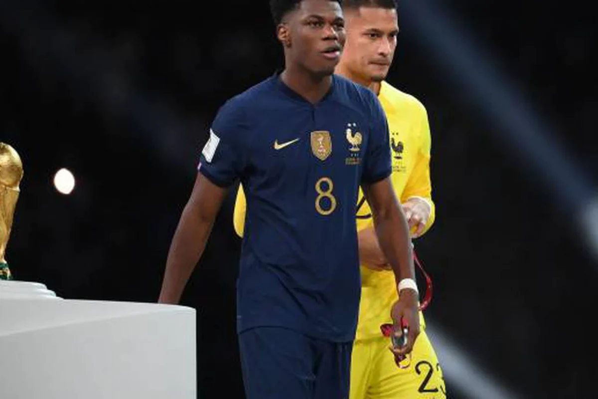 Federación Francesa de Fútbol denunciará comentarios racistas hacia jugadores
