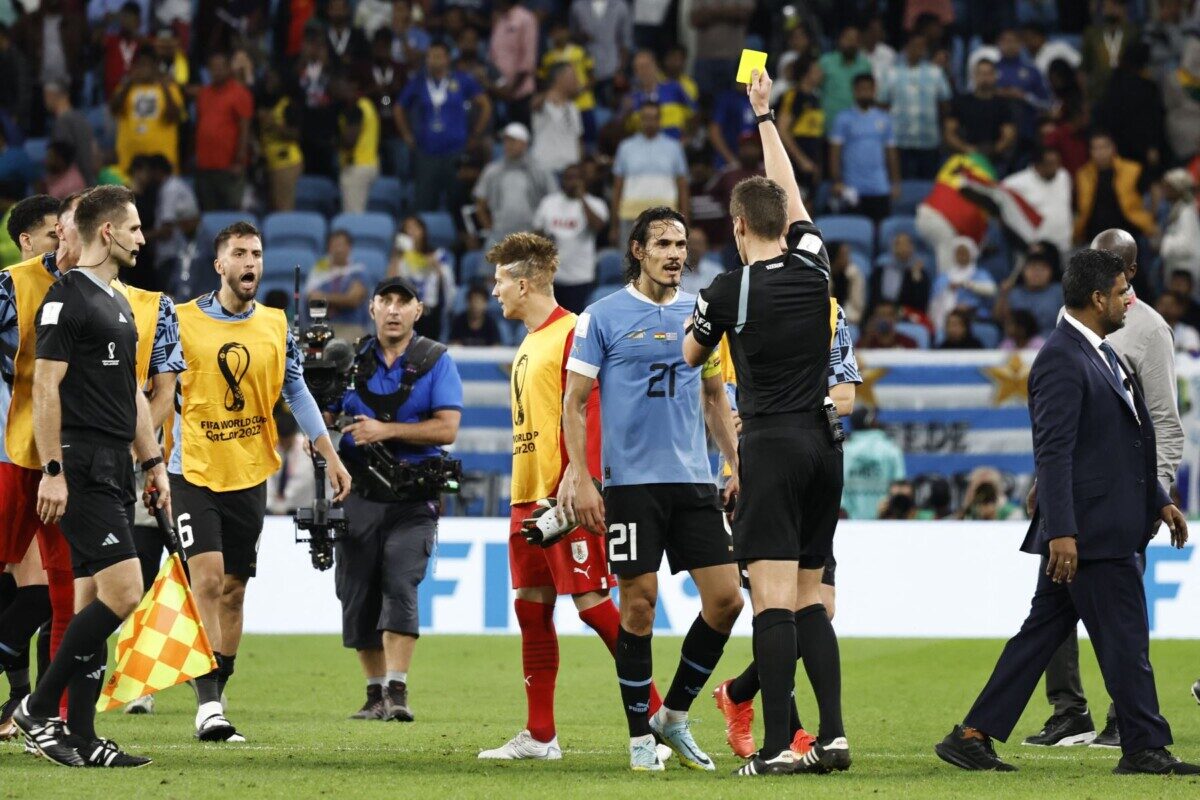 FIFA suspende a varios jugadores de Uruguay