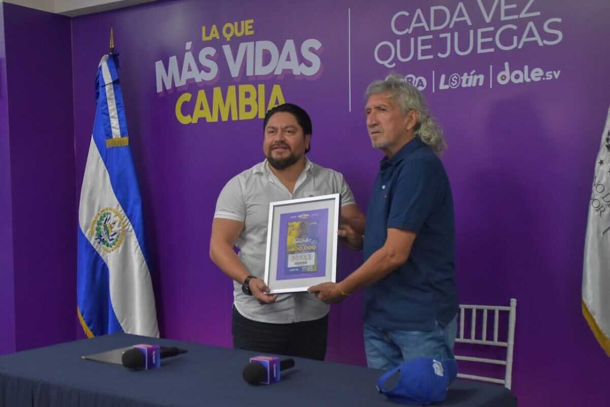 «Mágico» González tuvo sorteo en su honor con la Lotería