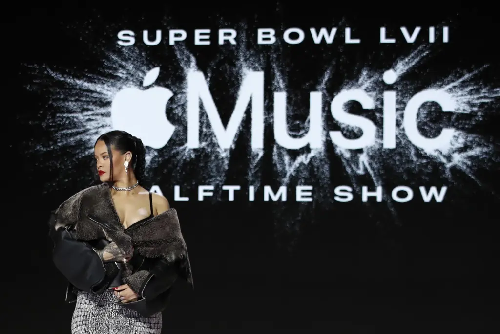 Rihanna habla sobre la motivación para interpretar en el Super Bowl