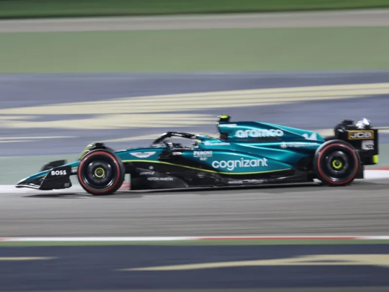Acciones de Aston Martin suben 25 % tras carrera de Fernando Alonso