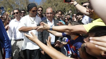 Dinho: “A los niños les digo que se diviertan jugando al fútbol”