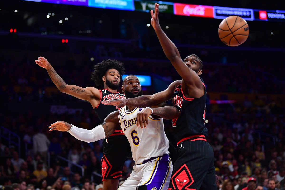 Amargo regreso de LeBron con los Lakers