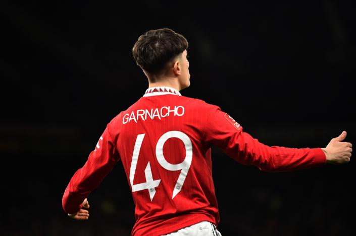 Garnacho renovó con el Manchester United