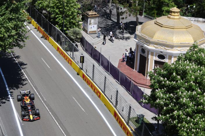 Checo Pérez ganó el sprint de Azerbaiyán