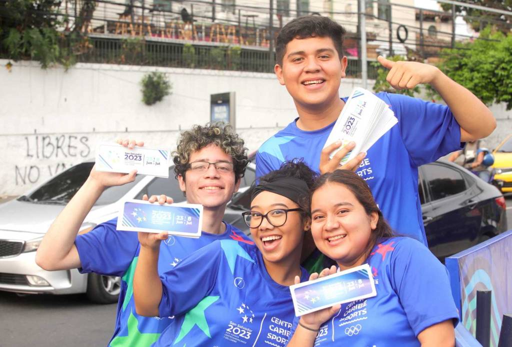 El Salvador del Mundo se llenó de entusiasmo con los voluntarios de los Juegos Centroamericanos