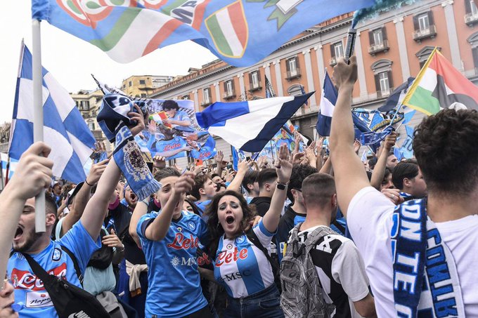 Un muerto y 200 heridos en los festejos del Napoli