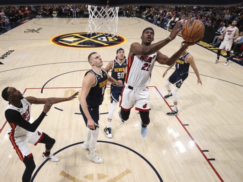 Miami vence a Denver y empata las finales de la NBA