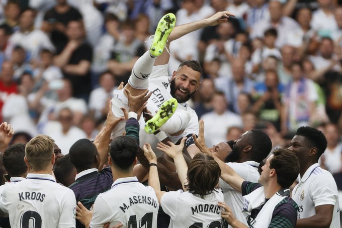 Benzema se fue con honores del Madrid