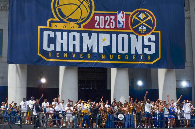 Nuggets celebran el título NBA ante 500,000 personas