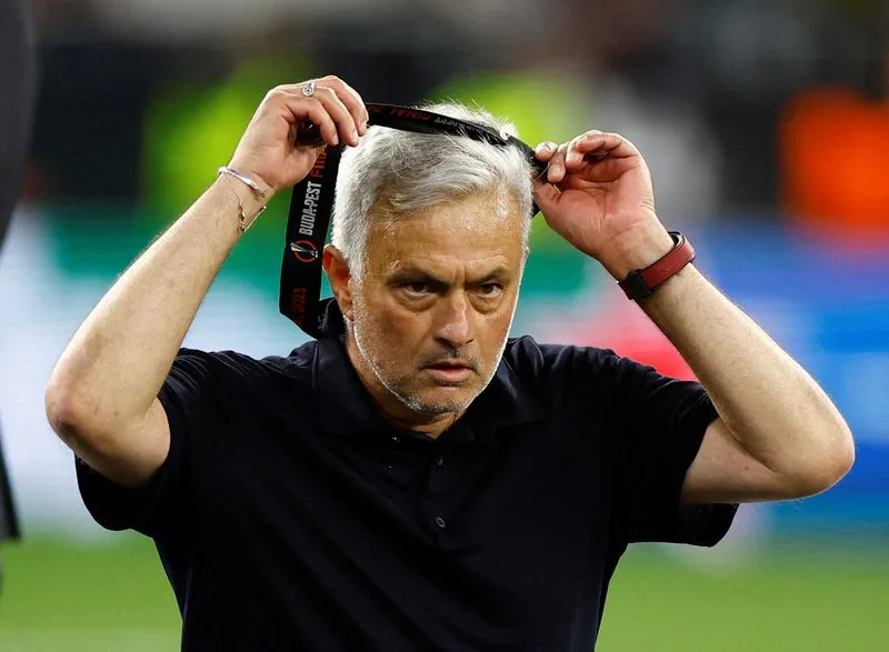 Mourinho es acusado de abuso verbal contra árbitro de la final de Europa League