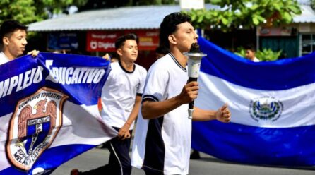 Antorcha de San Salvador 2023 recorre el país de la mano de miles de estudiantes