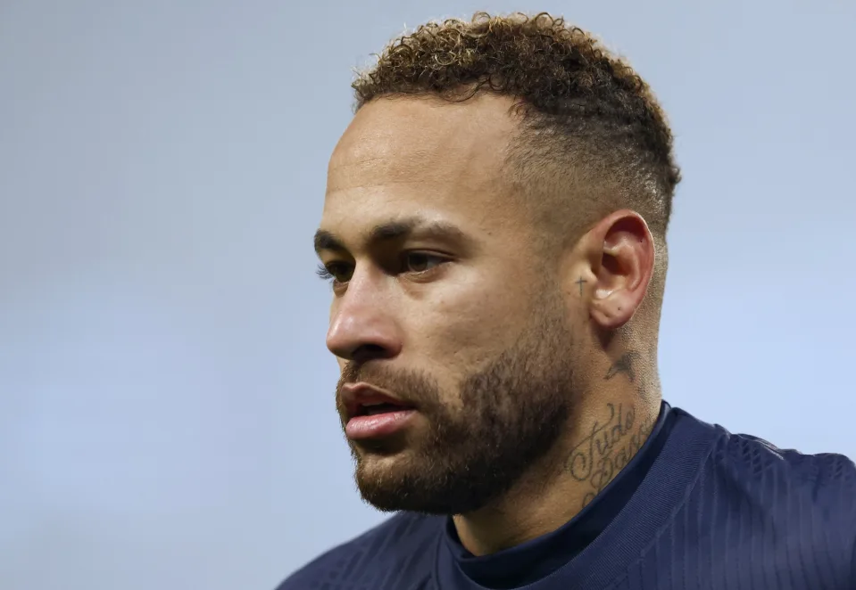 Neymar pide perdón por un supuesto caso de infidelidad