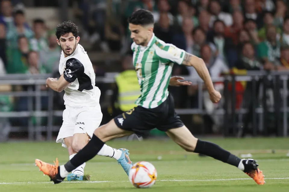 Bartra regresa al Betis