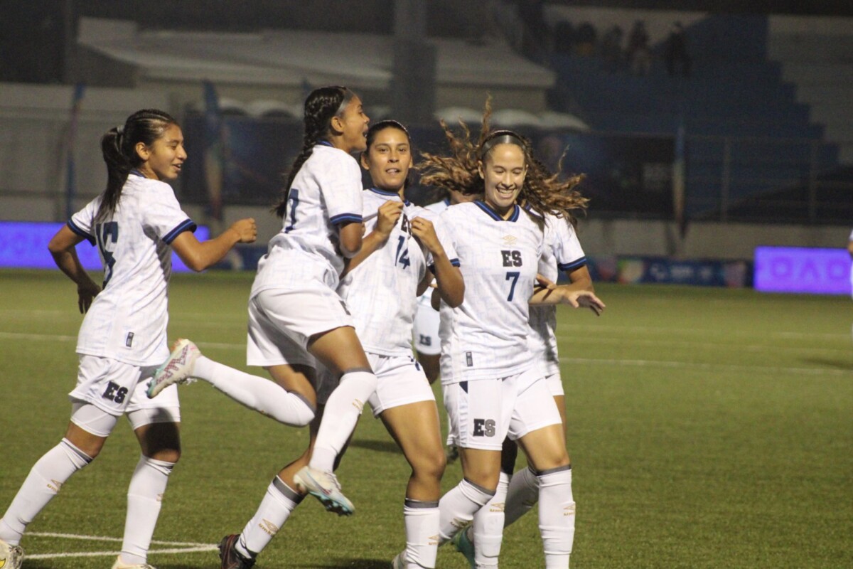 Selección femenina de fútbol con el ojo puesto en medalla