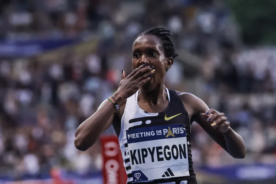 Faith Kipyegon estableció nuevo récord mundial de la milla