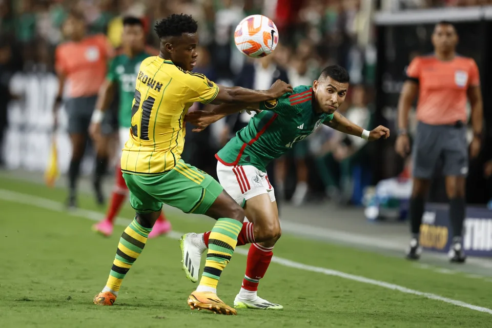 México golea a Jamaica y pasa a la final de Copa Oro