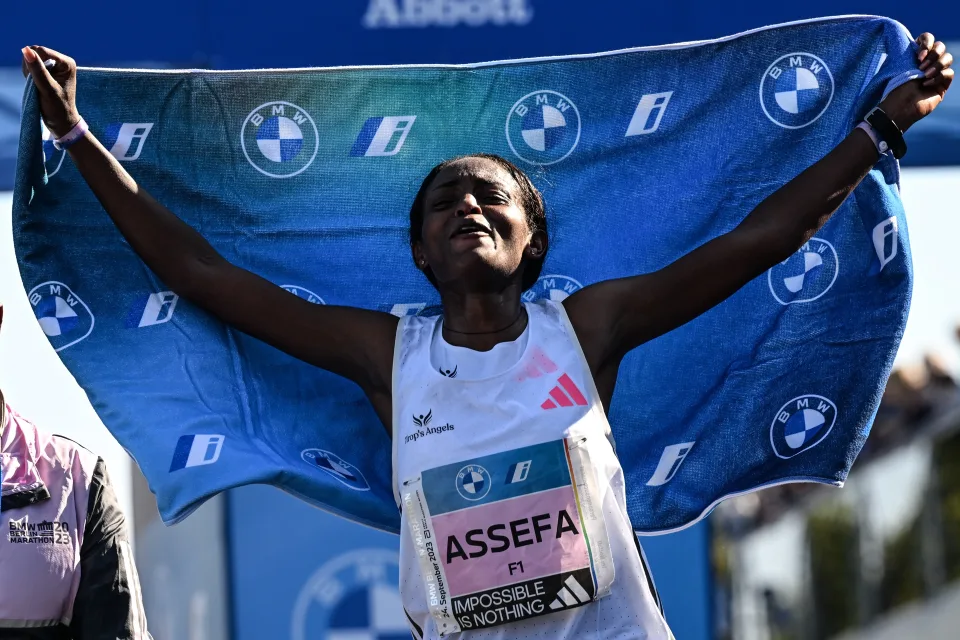 Tigist Assefa logró récord del mundo de maratón en Berlín
