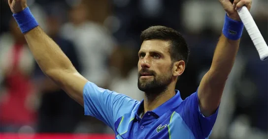 Djokovic avanza con apuros en el US Open